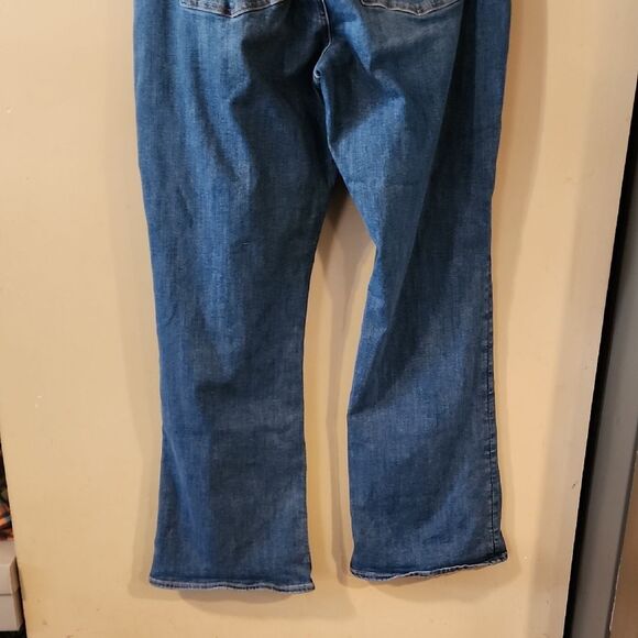 American Eagle Blue Flare Wide Leg Jeans with Modern Fade - Picture 5 of 7